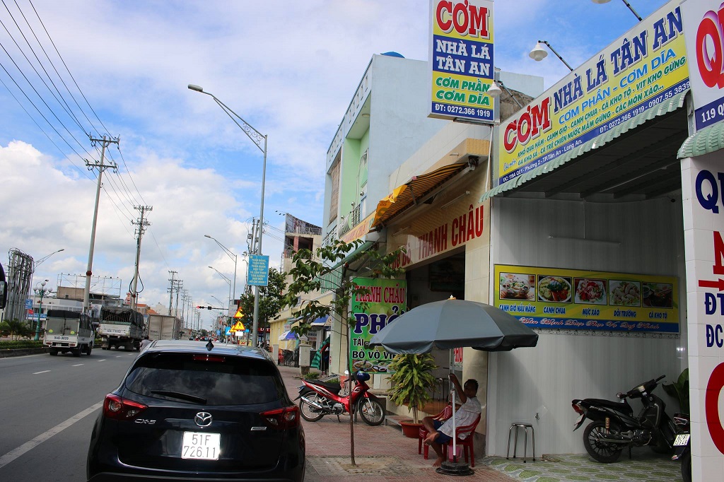 Quán Cơm Nhà Lá Tân An